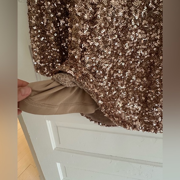 Sequin Dress with balloon sleeves - Picture 3 of 8